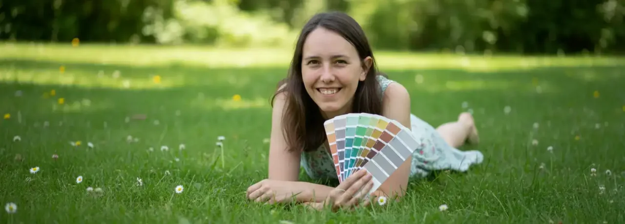 Jillian Monot, graphiste et formatrice à Spézet